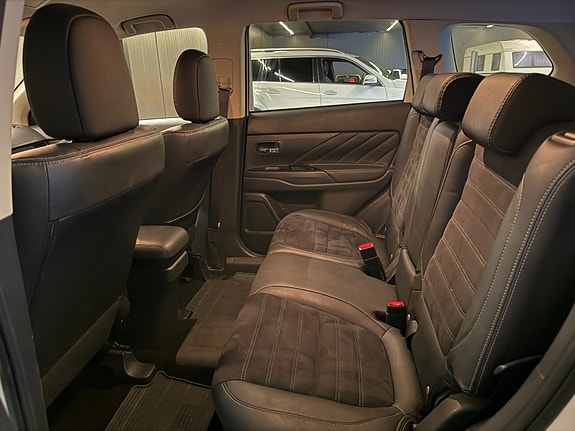 Mitsubishi Outlander 18 of 21