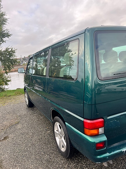 Volkswagen Caravelle 8 of 30