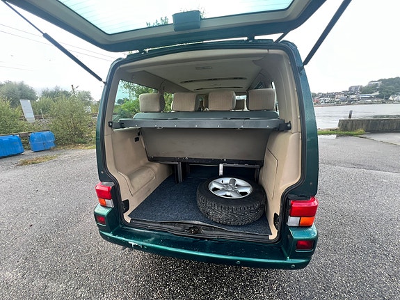 Volkswagen Caravelle 23 of 30