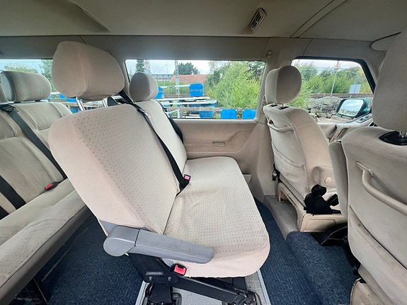 Volkswagen Caravelle 21 of 30