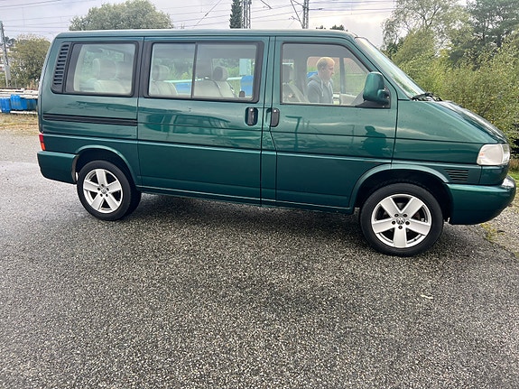 Volkswagen Caravelle 2 of 30