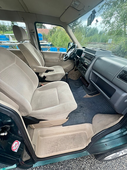 Volkswagen Caravelle 15 of 30