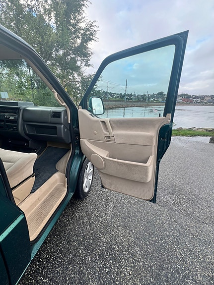 Volkswagen Caravelle 13 of 30