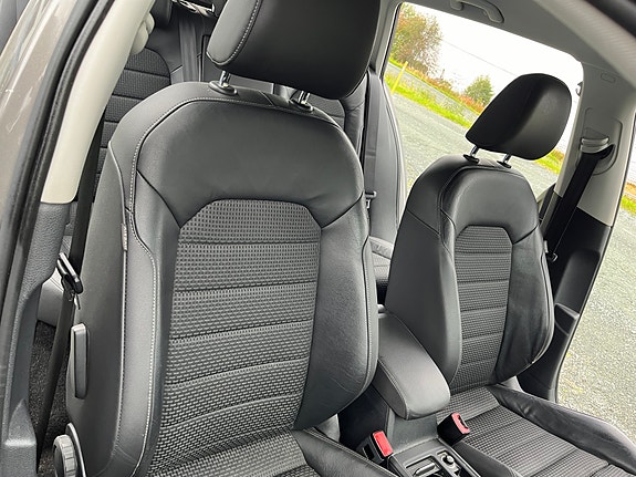 Volkswagen Golf VII 10 of 14
