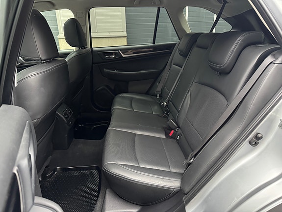 Subaru Outback 18 of 30