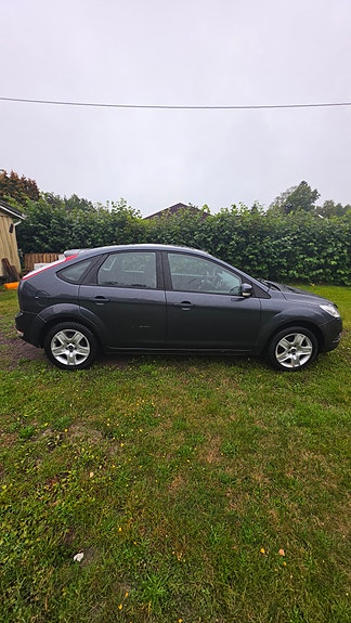Ford Focus 2 of 11