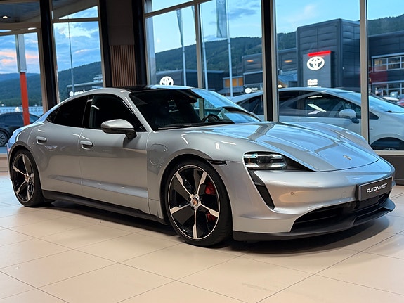 Porsche Taycan 12 of 30