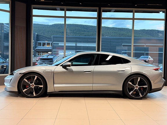 Porsche Taycan 5 of 30