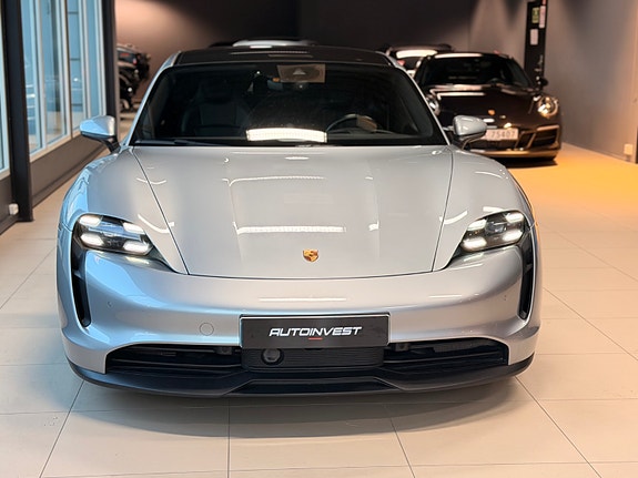 Porsche Taycan 3 of 30