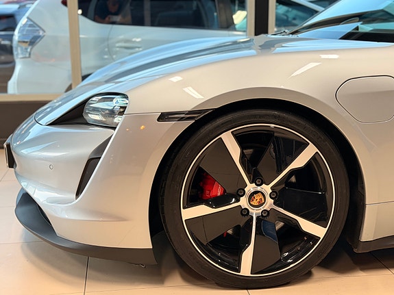 Porsche Taycan 15 of 30