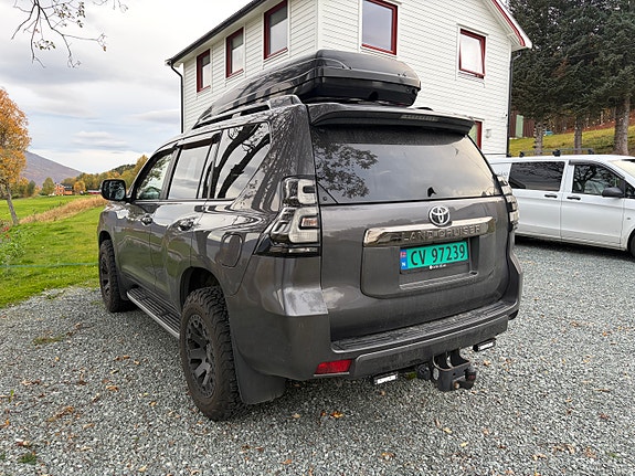 Toyota Land Cruiser 7 of 14