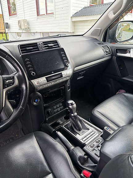 Toyota Land Cruiser 14 of 14