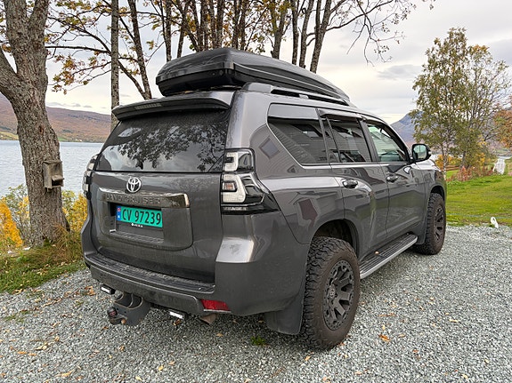 Toyota Land Cruiser 8 of 14