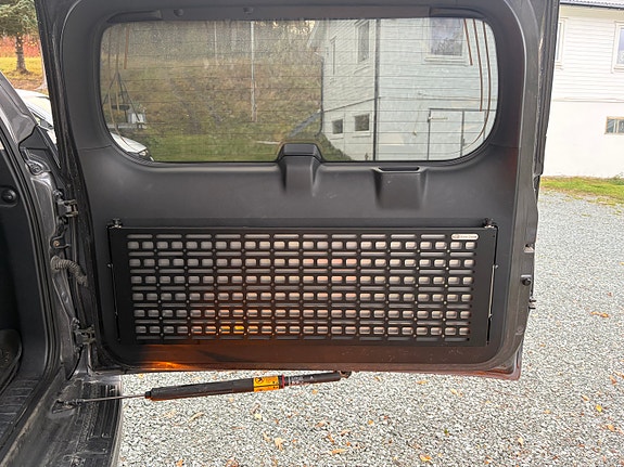 Toyota Land Cruiser 12 of 14