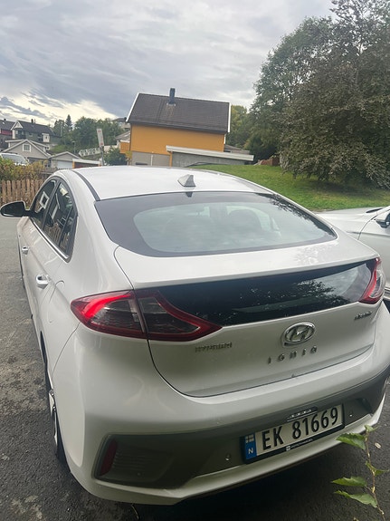 Hyundai IONIQ 3 of 11