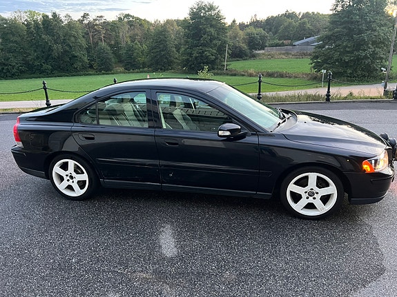 Volvo S60 3 of 21