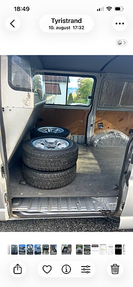 Toyota HiAce 12 of 17