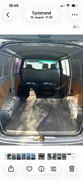 Toyota HiAce 16 of 17