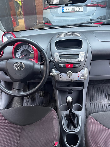 Toyota Aygo 13 of 17