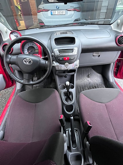 Toyota Aygo 11 of 17