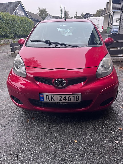 Toyota Aygo 3 of 17
