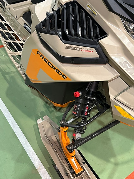 Ski-doo Freeride STD 850 E-TEC Turbo R 2 of 23