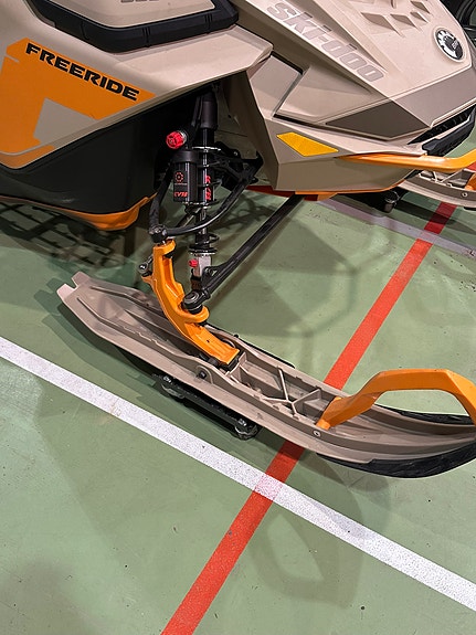 Ski-doo Freeride STD 850 E-TEC Turbo R 5 of 23