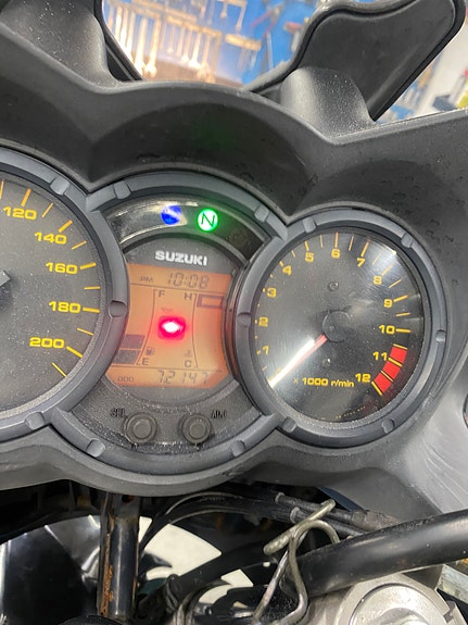 Suzuki DL 650 V-Strom 13 of 17