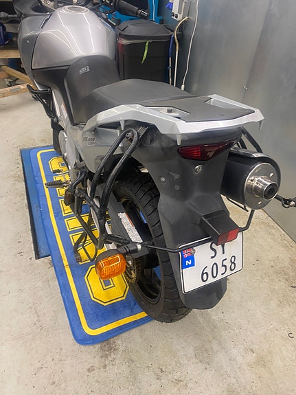 Suzuki DL 650 V-Strom 9 of 17