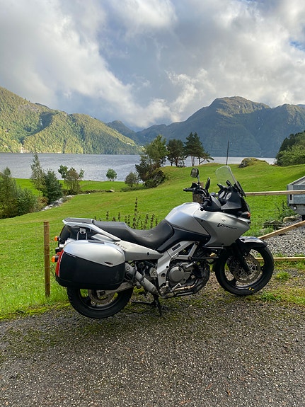 Suzuki DL 650 V-Strom 2 of 17