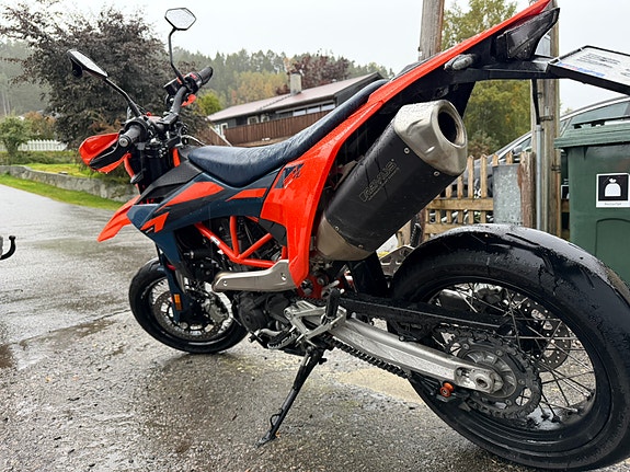 KTM 690 SMC 3 of 5