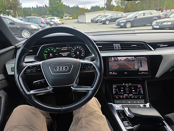 Audi e-tron 22 of 22