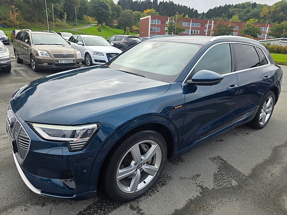 Audi e-tron 2 of 22