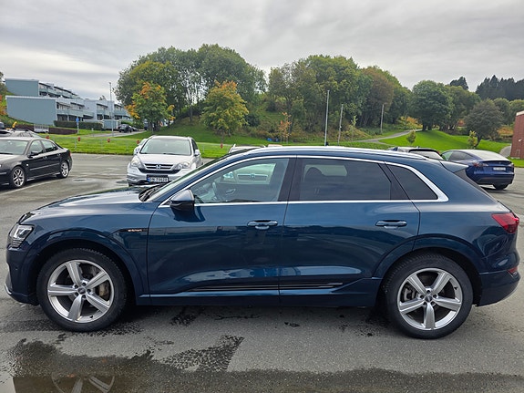 Audi e-tron 3 of 22