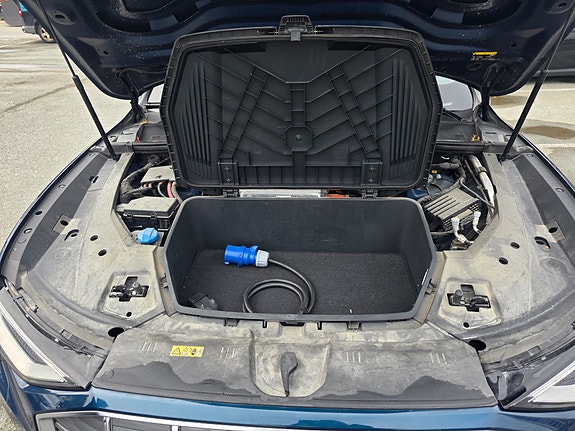 Audi e-tron 18 of 22