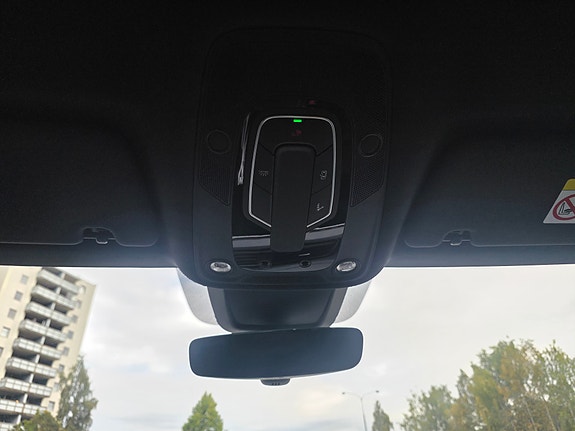 Audi e-tron 13 of 22