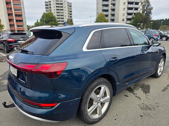 Audi e-tron 6 of 22