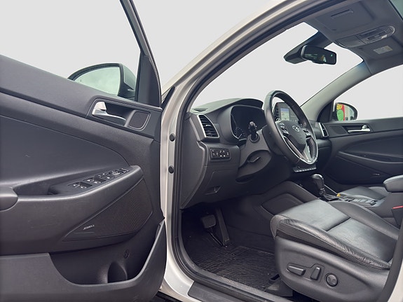 Hyundai Tucson 10 of 26