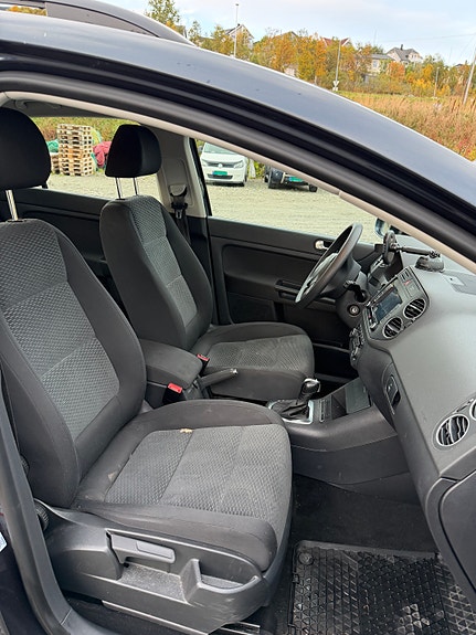 Volkswagen Golf Plus 18 of 30