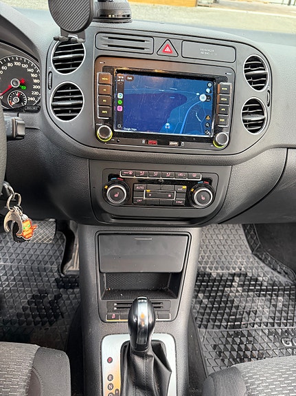 Volkswagen Golf Plus 21 of 30