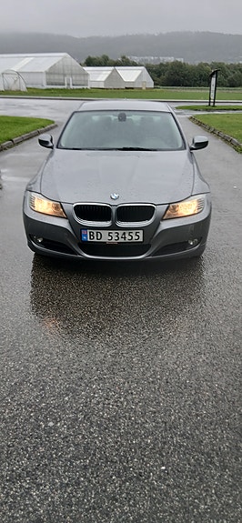 BMW 316d 4 of 11