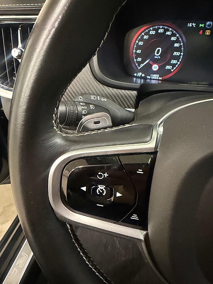 Volvo V90 8 of 29