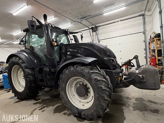 Valtra T234 3 of 30