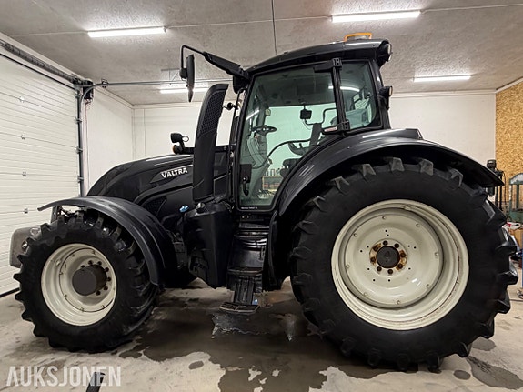 Valtra T234 8 of 30