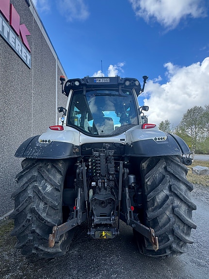 Valtra 235D 4 of 6