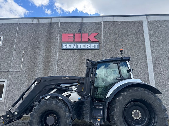 Valtra 235D 2 of 6