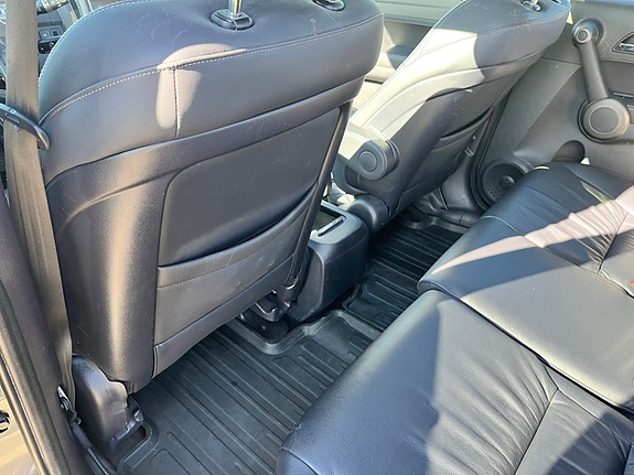 Honda CR-V 9 of 13