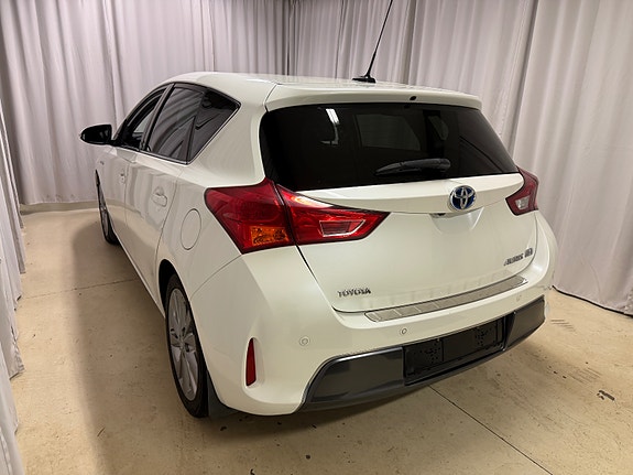 Toyota Auris 5 of 22