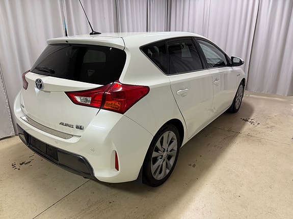 Toyota Auris 7 of 22