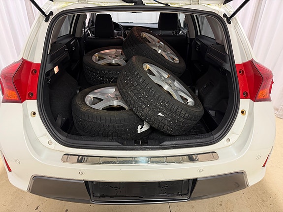 Toyota Auris 9 of 22